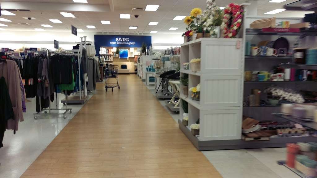 Marshalls | 1701 N Victory Pl, Burbank, CA 91504, USA | Phone: (818) 729-9007