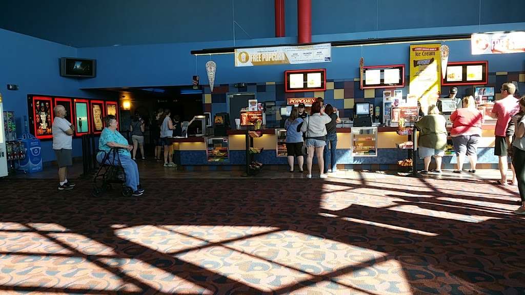 Regal Cinemas Hollywood 10 - St. Joseph | 1273, 5405 N Belt Hwy, St Joseph, MO 64506, USA | Phone: (844) 462-7342