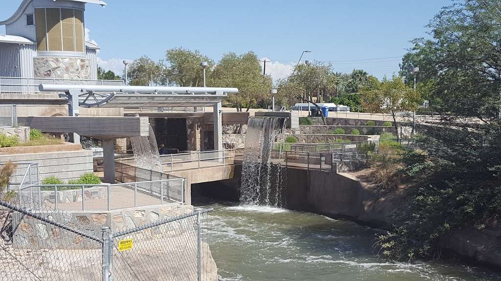 The Falls | Arizona Canal Trail, Phoenix, AZ 85018, USA | Phone: (480) 747-2359