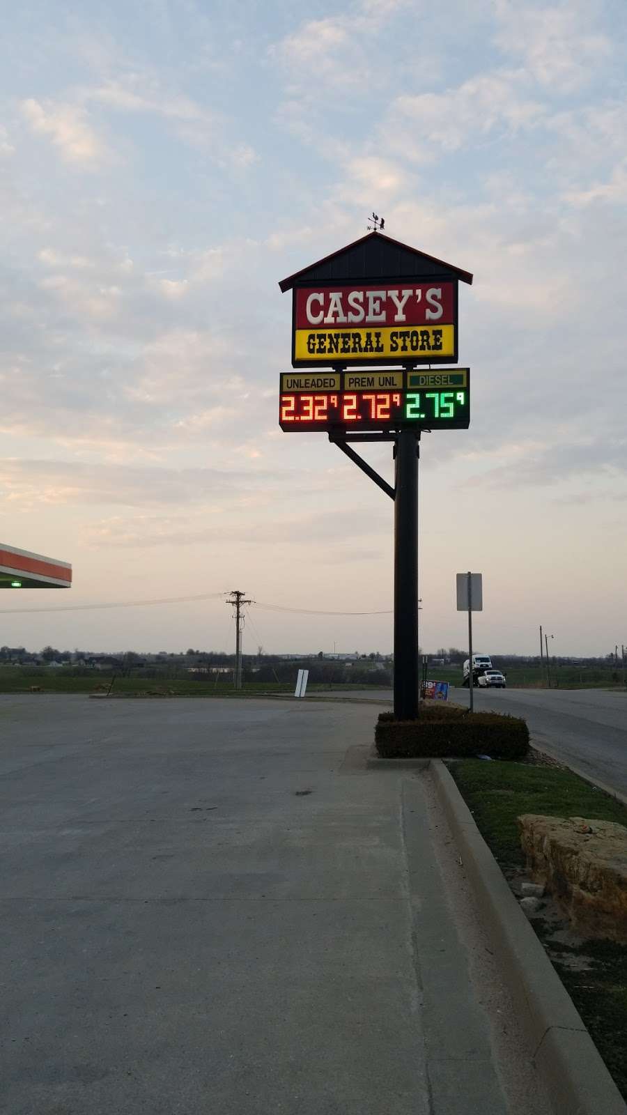 Caseys | 6685 MO-13, Higginsville, MO 64037, USA | Phone: (660) 584-7930