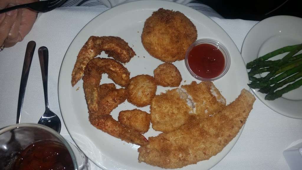 Howards Seafood Restaurant | 13500 Baltic Ave, Long Beach Township, NJ 08008, USA | Phone: (609) 492-2319