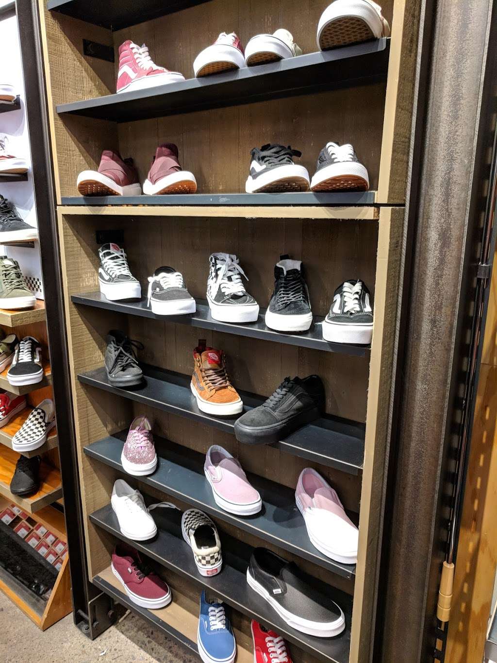 Vans | 668 Bluebird Ct, Central Valley, NY 10917 | Phone: (845) 928-1598