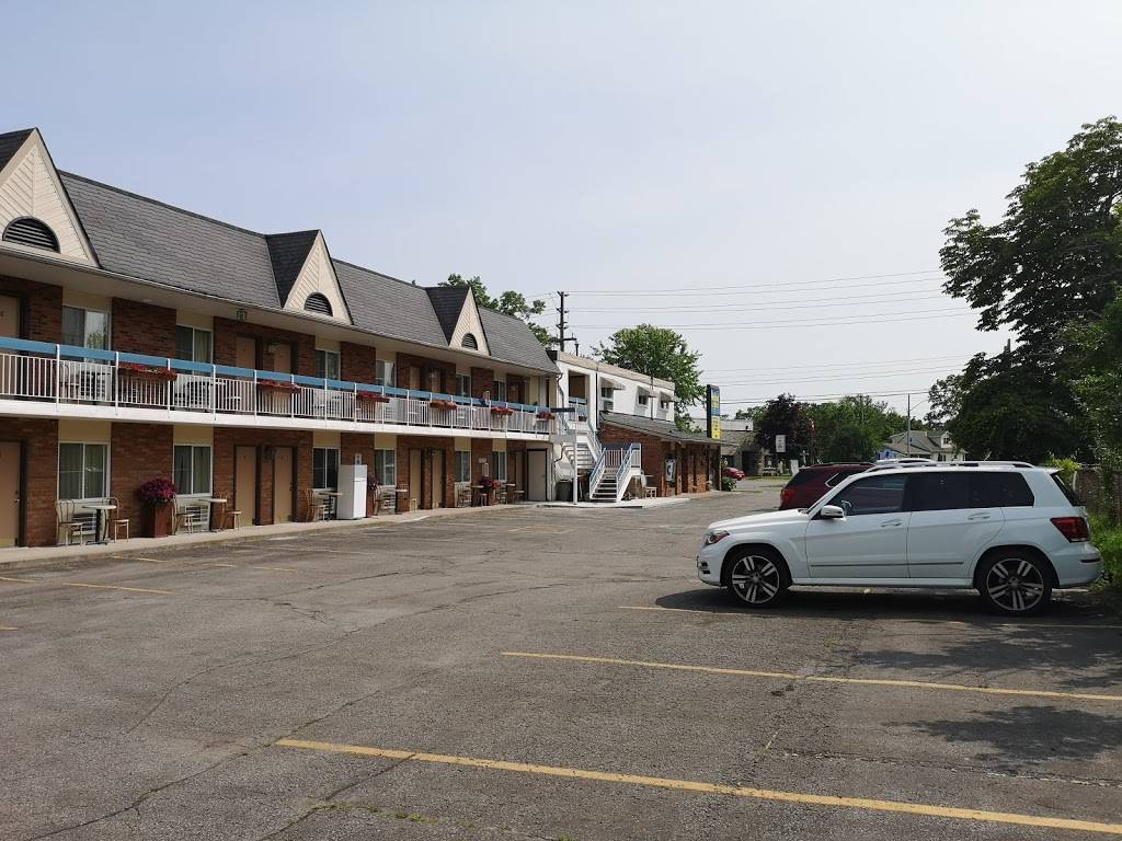 Niagara Falls Motor Lodge | 7950 Portage Rd, Niagara Falls, ON L2G 5Y8, Canada | Phone: (905) 295-3569