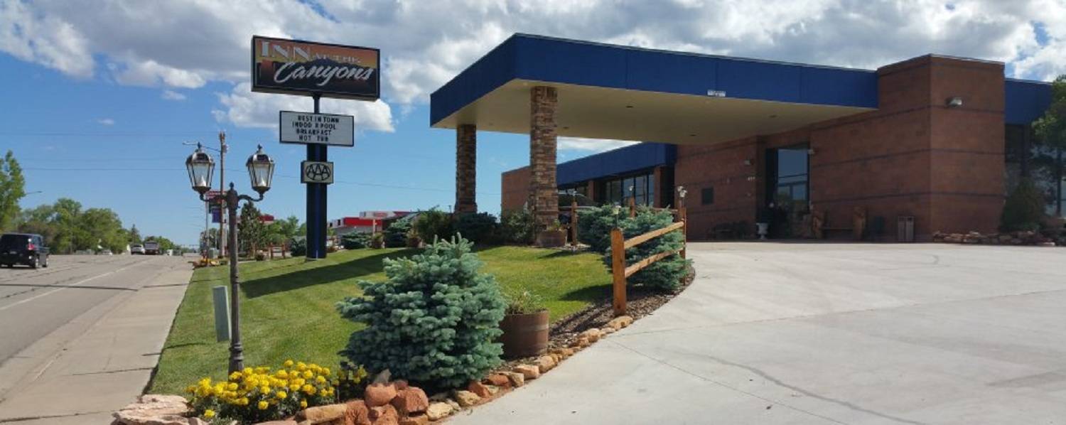 Inn at the Canyons | 533 N Main St, Monticello, UT 84535, United States | Phone: (435) 587-2458