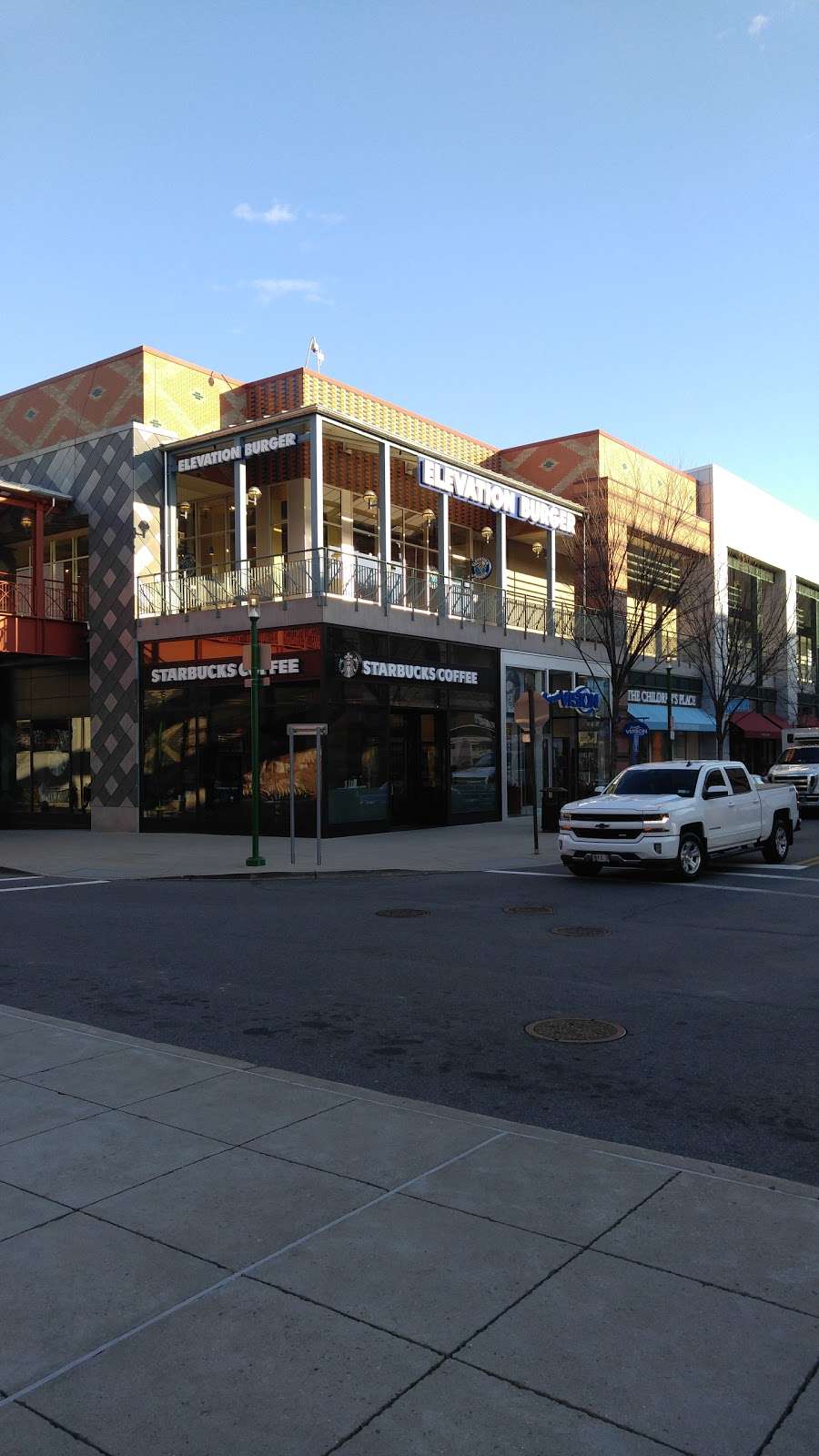 Elevation Burger | RIDGE HILL, 228 Market Street, Yonkers, NY 10710 | Phone: (914) 358-9400