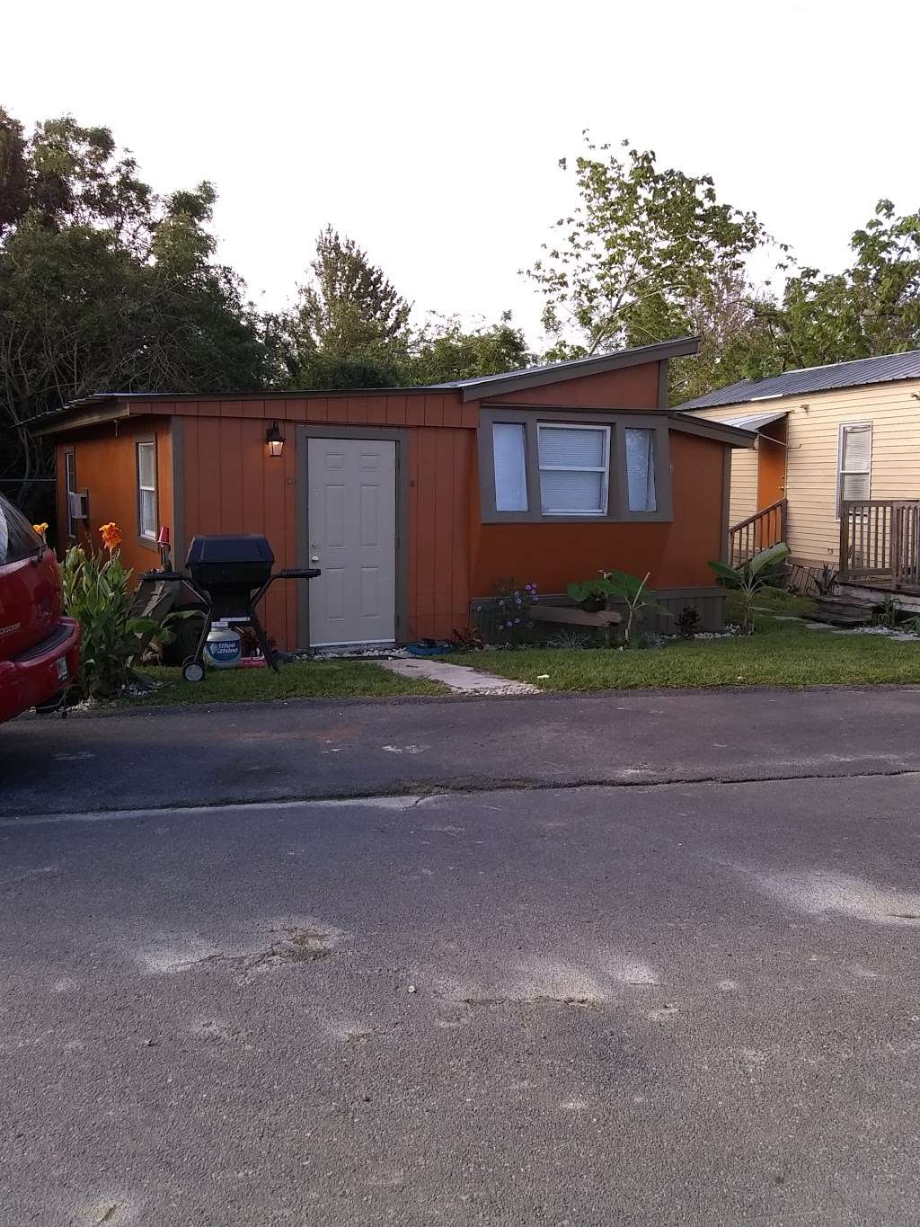 Lake Johns Motel | 15992 W Colonial Dr, Oakland, FL 34787 | Phone: (407) 656-8124