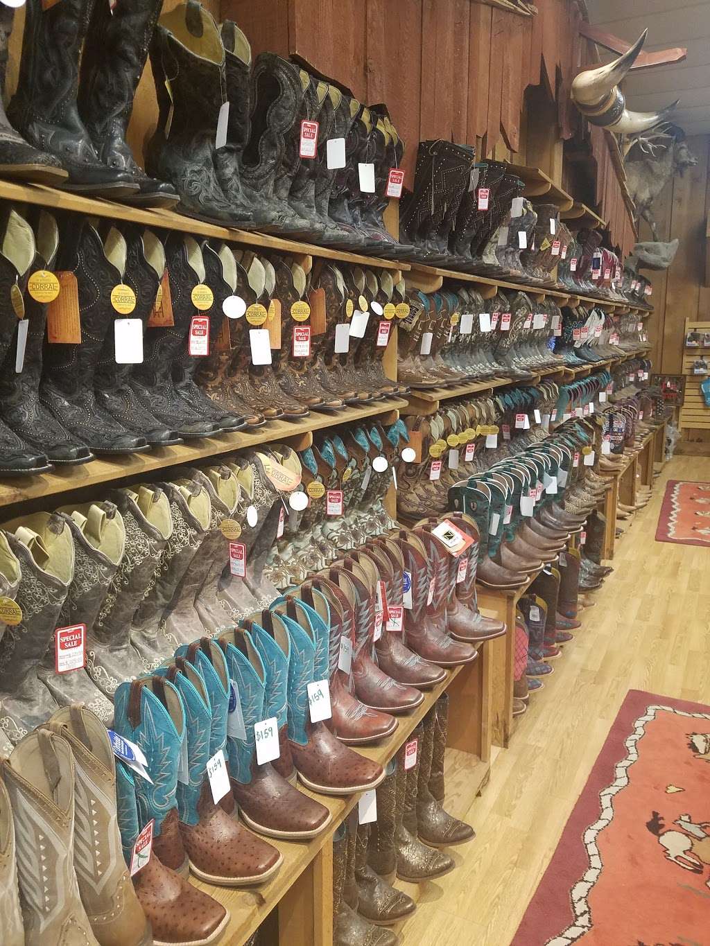 Tonys Saddle Shop | 365 US-30, Valparaiso, IN 46383, USA | Phone: (219) 464-8216