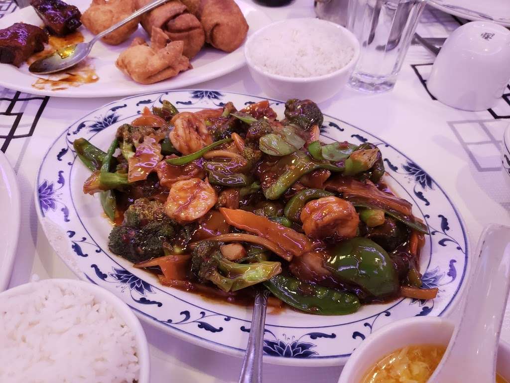 Evergreen Restaurant | 2411 S Wentworth Ave, Chicago, IL 60616, USA | Phone: (312) 225-8898