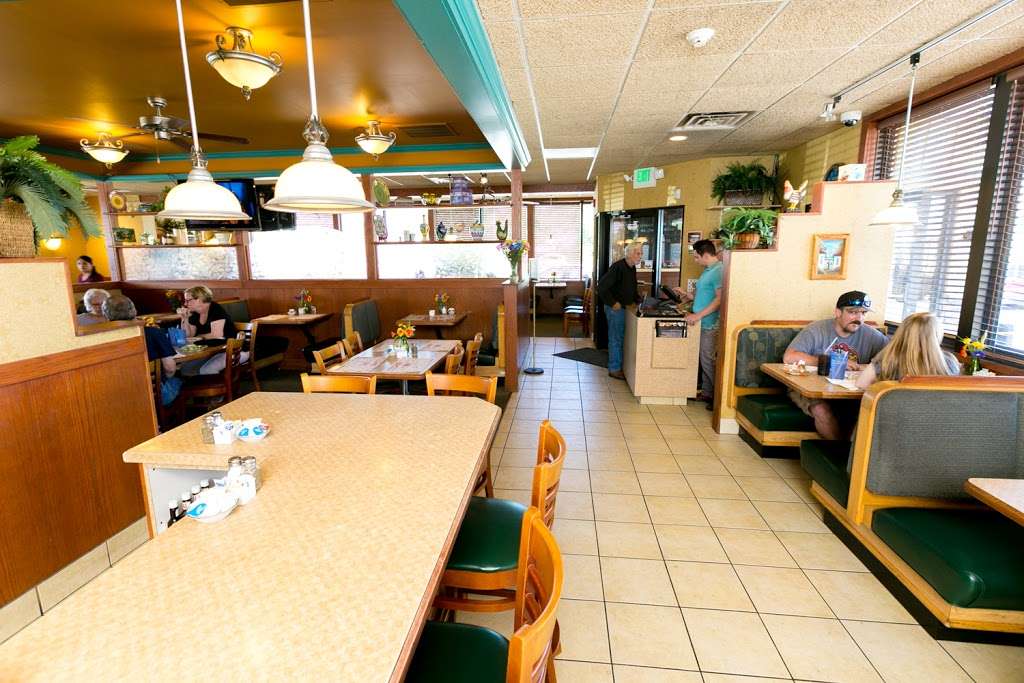 Georges Family Restaurant | 1910 E Commercial Ave, Lowell, IN 46356, USA | Phone: (219) 696-0313