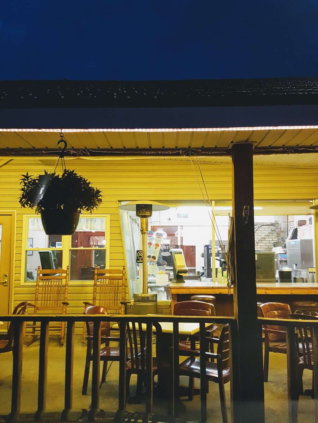 Hermans Drive-In | 50 W Weis St, Topton, PA 19562, USA | Phone: (610) 682-2128