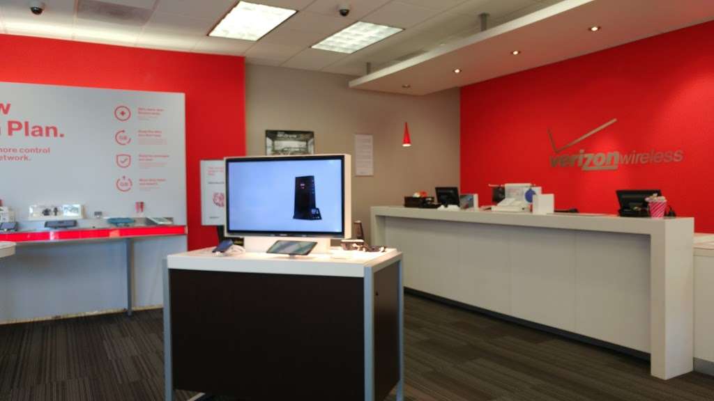 Verizon | 34 Wal-Mart Plz Rt 513 Space 2-3, Clinton, NJ 08809 | Phone: (908) 238-1126