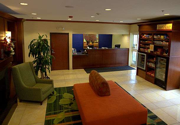 Fairfield Inn & Suites by Marriott Kansas City Airport | 11820 NW Plaza Cir, Kansas City, MO 64153, USA | Phone: (816) 464-2424
