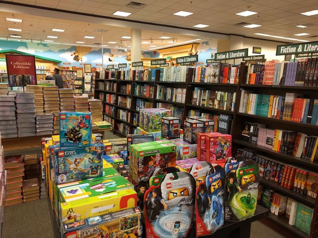 Barnes & Noble | 14347 W Colfax Ave, Golden, CO 80401, USA | Phone: (303) 215-9060