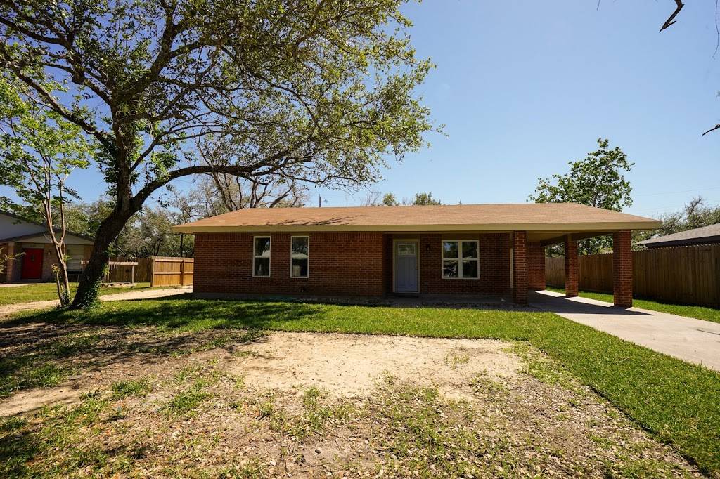 Melissa Cross Texstar Realty Agent | 2566 Hewlett Ln B, Ingleside, TX 78362, USA | Phone: (361) 688-7468