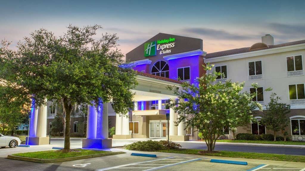 Holiday Inn Express & Suites Silver Springs-Ocala | 5360 E Silver Springs Blvd, Silver Springs, FL 34488, USA | Phone: (352) 304-6111