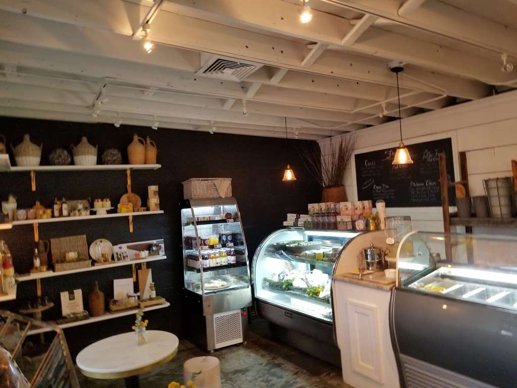 The French Market | 114 E River Rd, Rumson, NJ 07760, USA | Phone: (732) 530-1692