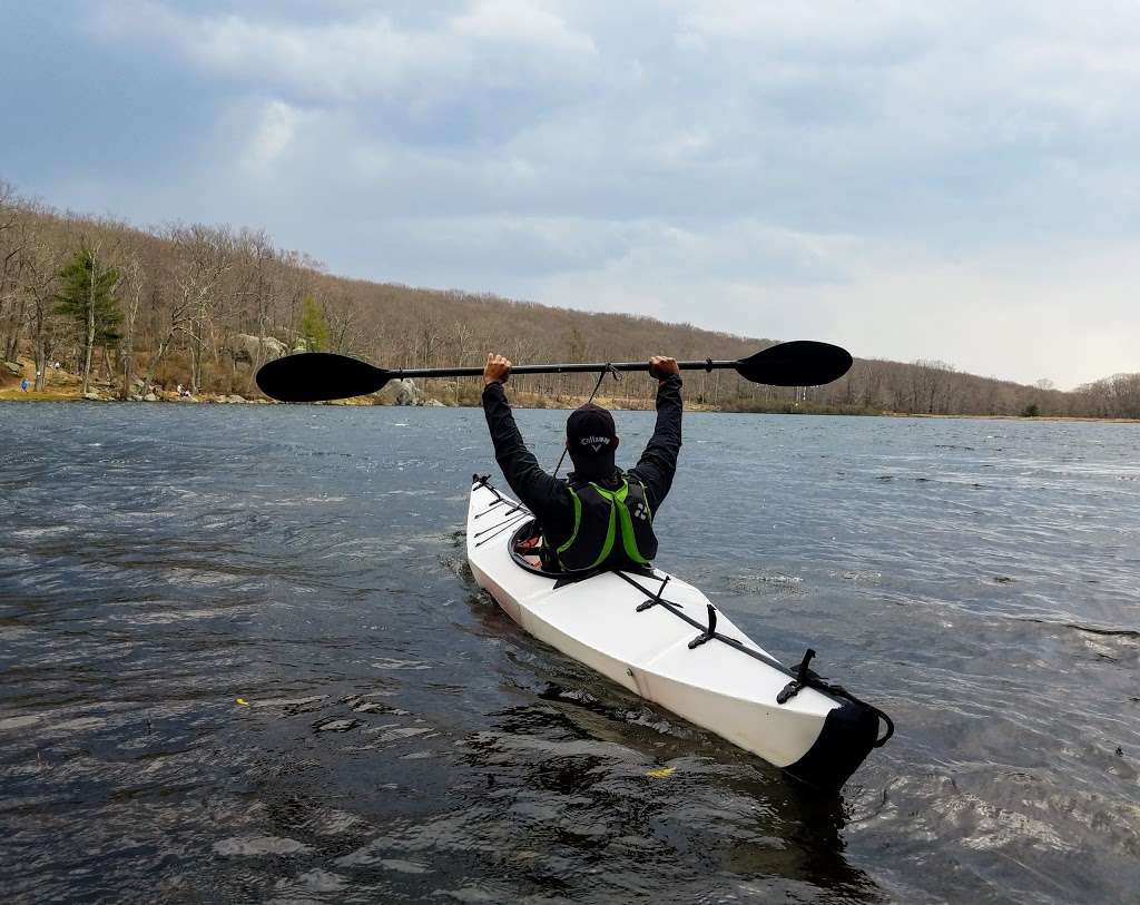 Lake Skannatati Parking | Skanatati, Southfields, NY 10975, USA