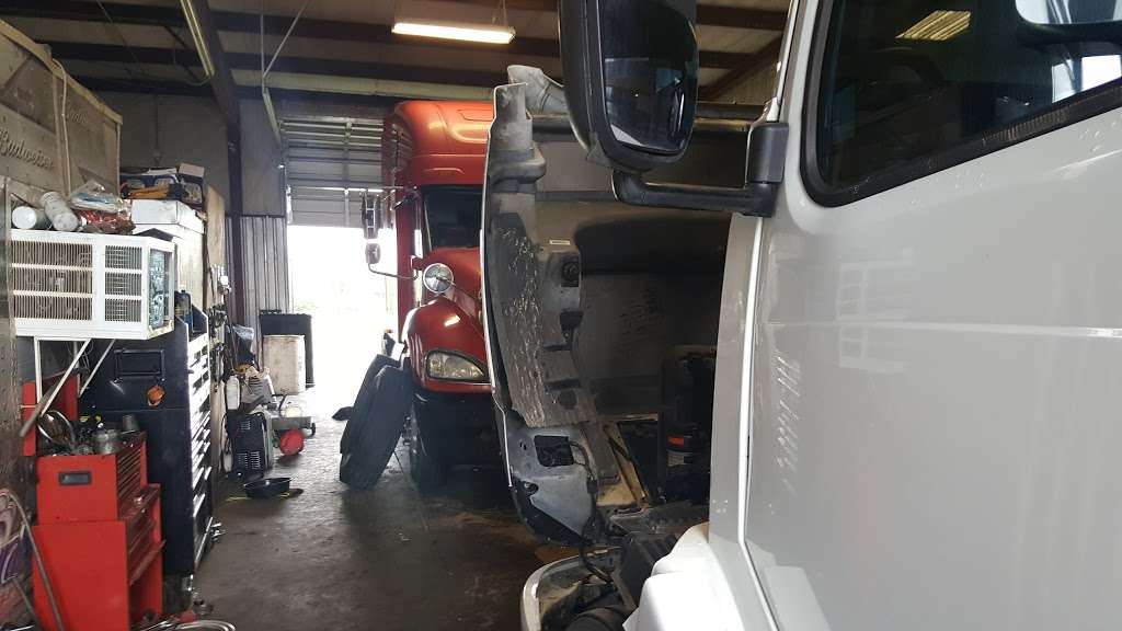 Lili Diesel Truck Repair | 3700 N Fwy Service Rd, Wilmer, TX 75172, USA | Phone: (214) 881-7719