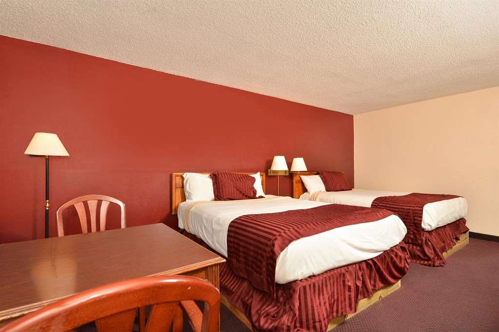 Americas Best Value Inn & Suites - Kansas City | 11801 Blue Ridge Blvd, Kansas City, MO 64134, USA | Phone: (816) 765-1888