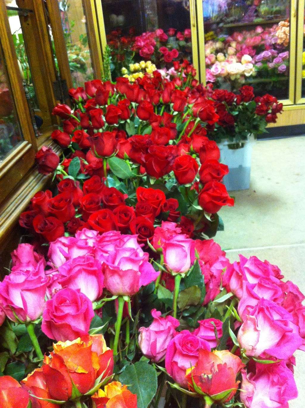 A Country Flower Shoppe and More | 420 State Hwy 34 S Suite 305 Next to the Colts Neck Post Office, Colts Neck, NJ 07722, USA | Phone: (732) 866-6669