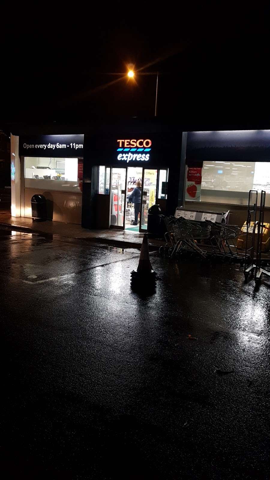 Tesco Express | 79 London Rd, Southborough, Tunbridge Wells TN4 0PX, UK | Phone: 0345 677 9779