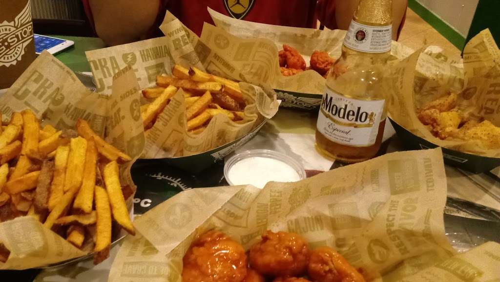 Wingstop | 4400 North Fwy, Houston, TX 77022, USA | Phone: (713) 936-9464