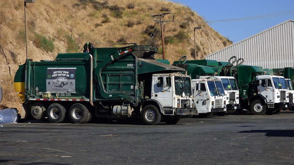 Waste Management - Saugus, CA - 25772 Springbrook Ave, Santa Clarita, CA 91350