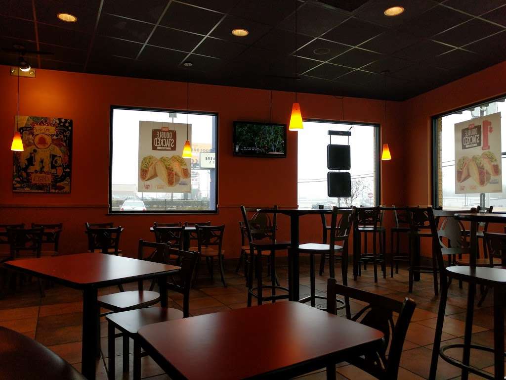 Taco Bell | 526 N Interstate 35 East, Lancaster, TX 75146, USA | Phone: (972) 223-7705