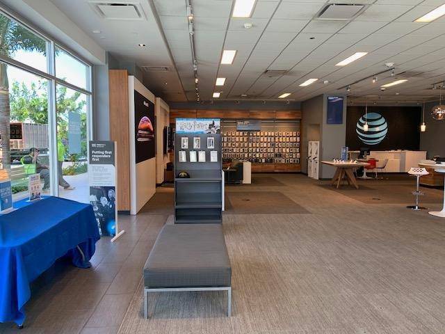 AT&T Store | 915431 Kapolei Pkwy Suite 320, Kapolei, HI 96707, USA | Phone: (808) 674-1184