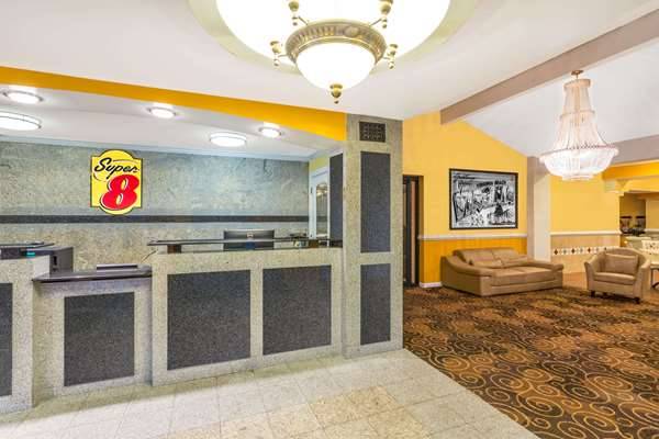 Super 8 by Wyndham Virginia Beach Oceanfront | 1719 Atlantic Ave, Virginia Beach, VA 23451, USA | Phone: (757) 425-5511