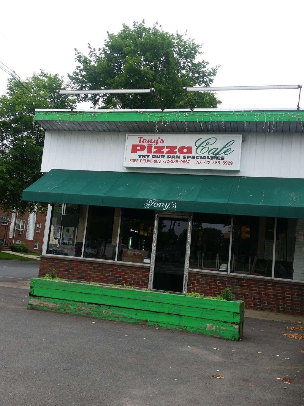 Tonys Pizza Cafe | 1085 Broadway, Rahway, NJ 07065, USA | Phone: (732) 388-9667