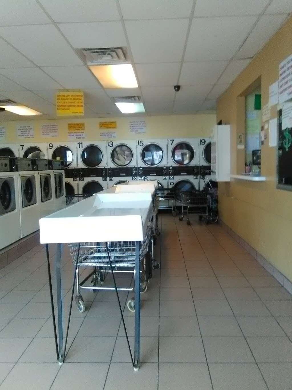 Super Laundry | 22801 147th Ave, Jamaica, NY 11413, USA | Phone: (718) 528-3254