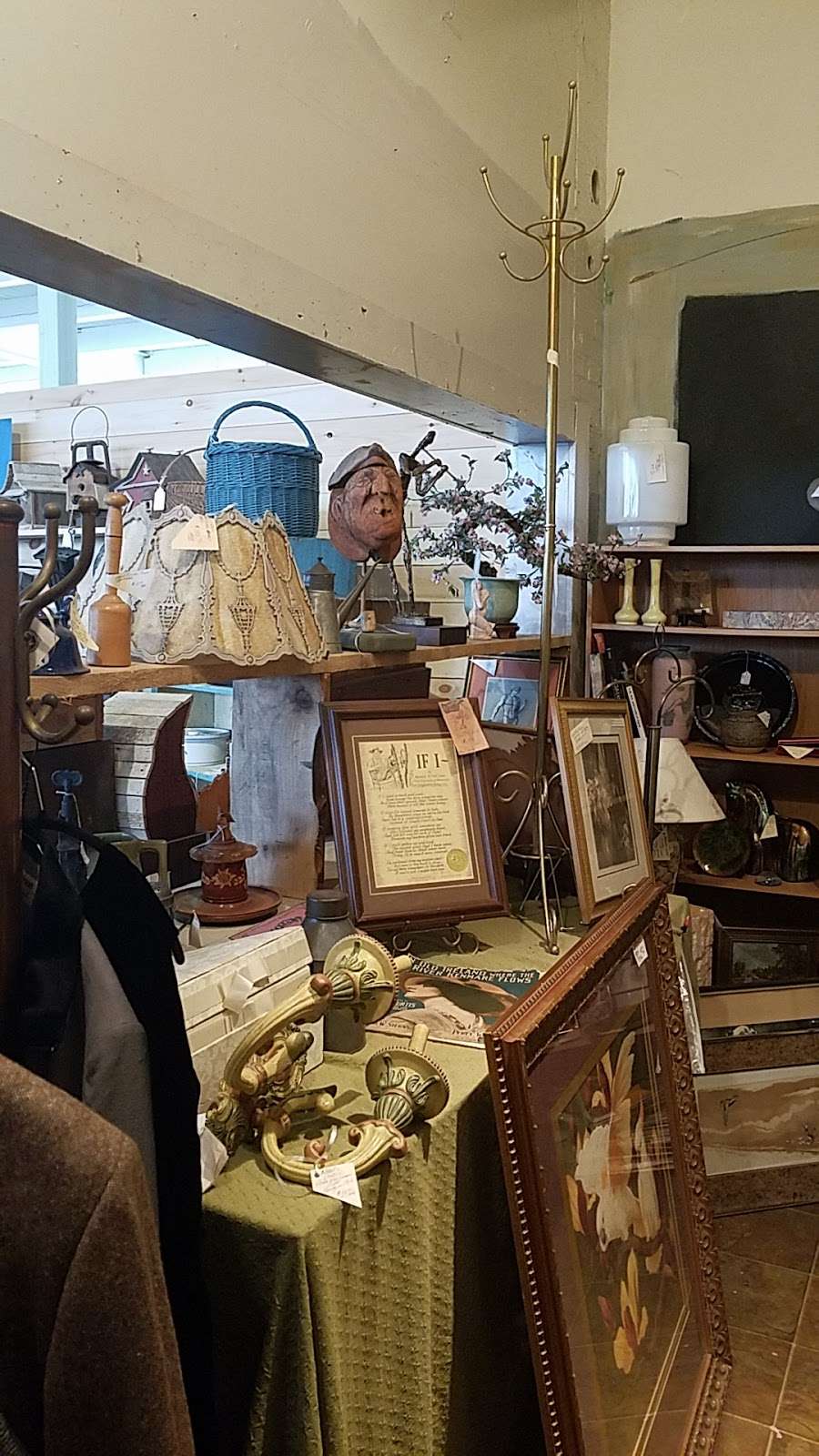 TOLLBOOTH ANTIQUES | 215 Chestnut St, Columbia, PA 17512, USA | Phone: (717) 684-5555