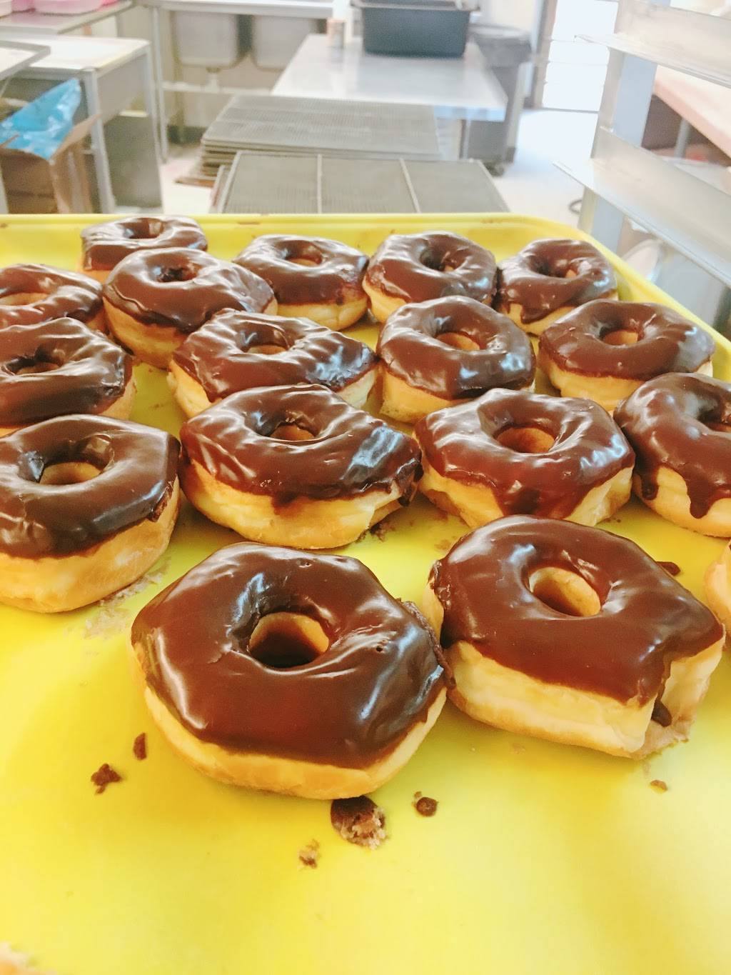 Golden Donuts | 517 N Stewart St, Azle, TX 76020, USA | Phone: (817) 444-0397