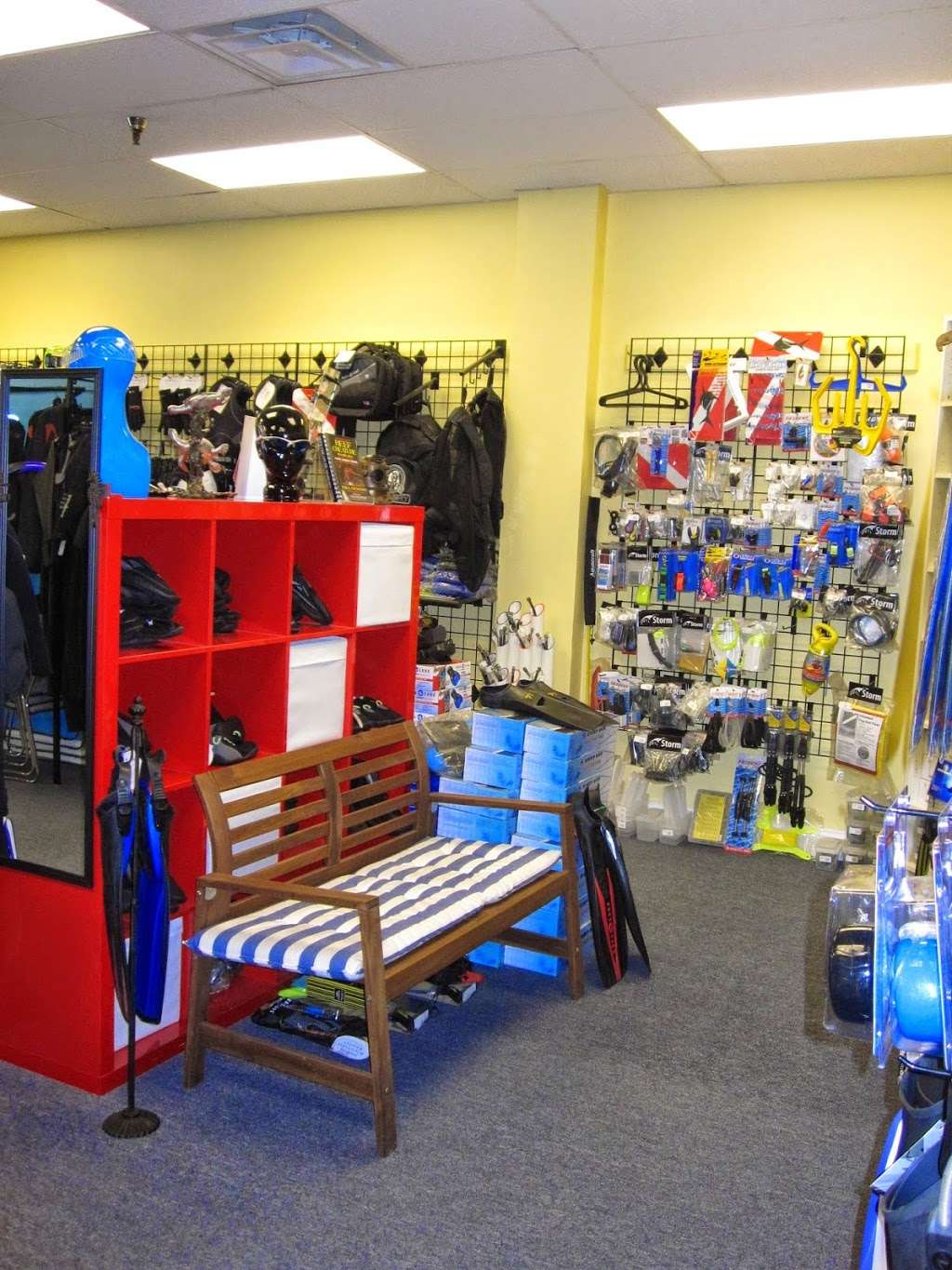 Atlantis Aquatics Sports Scuba | 3650 Nazareth Pike #9, Bethlehem, PA 18020 | Phone: (610) 419-1733