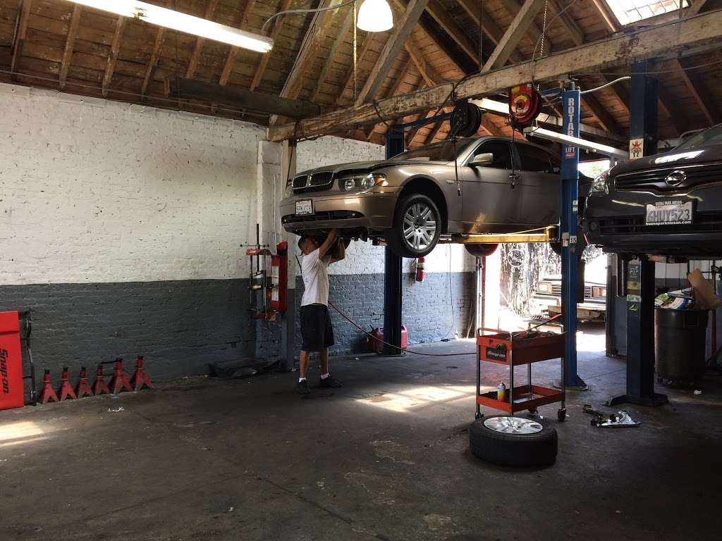Alexander Complete Towing | 2934 S Western Ave, Los Angeles, CA 90018, USA | Phone: (213) 804-5152