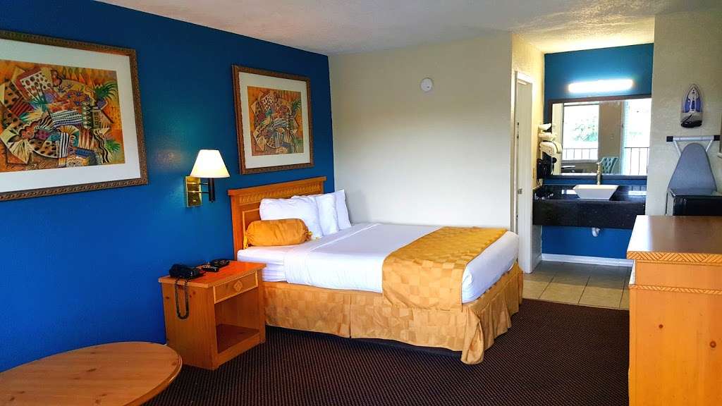 Amber Inn & Suites | 4624 W Irlo Bronson Memorial Hwy, Kissimmee, FL 34746, USA | Phone: (407) 396-2642