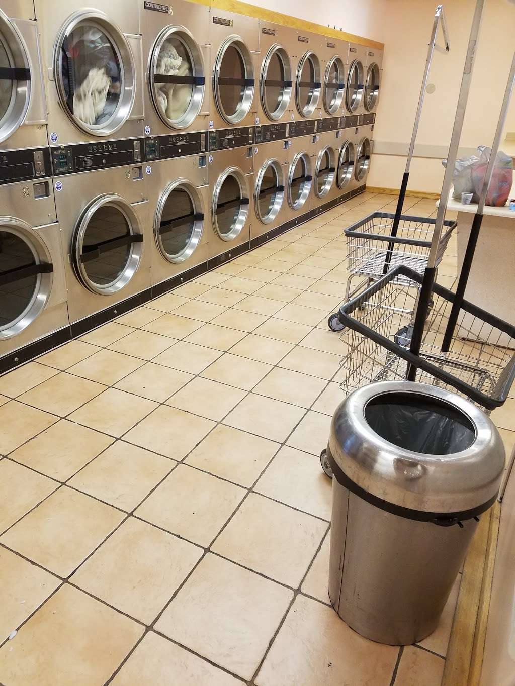 Young Laundromat | 900 Broadway, Westville, NJ 08093, USA | Phone: (856) 456-1412