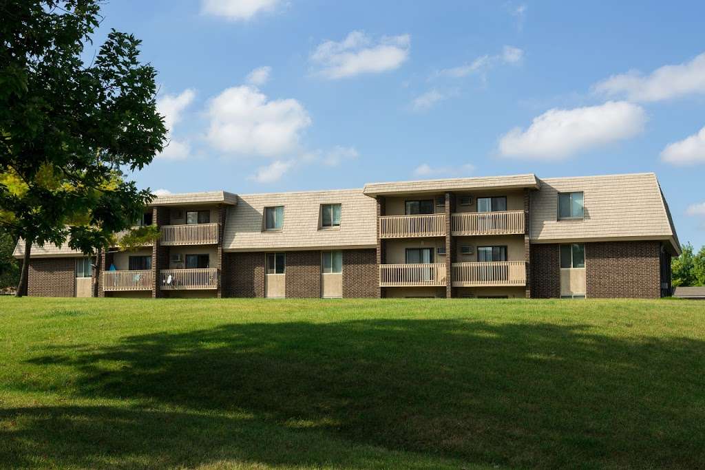 Cypress Pointe Apartments | 930 Cypress Pointe Drive, Crown Point, IN 46307, USA | Phone: (219) 661-9800