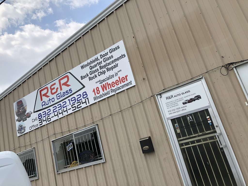 R&R AUTO GLASS | 10213 Market St a, Jacinto City, TX 77029, USA | Phone: (346) 444-5241