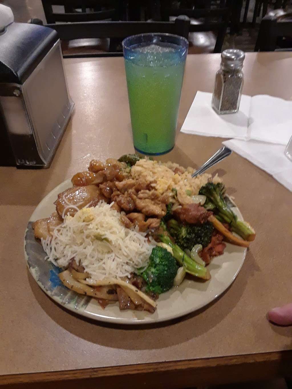 China Town Super Buffet | 151 S 18th St suite w, Kansas City, KS 66102, USA | Phone: (913) 281-2888