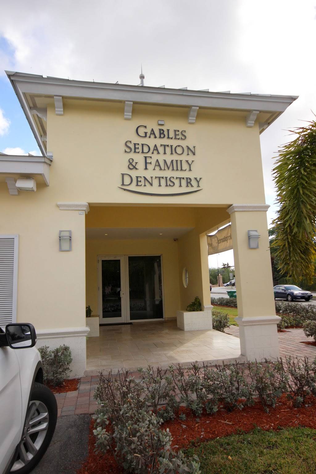 Gables Sedation and Family Dentistry | 5727 SW 24th St, Miami, FL 33155, USA | Phone: (305) 930-6440