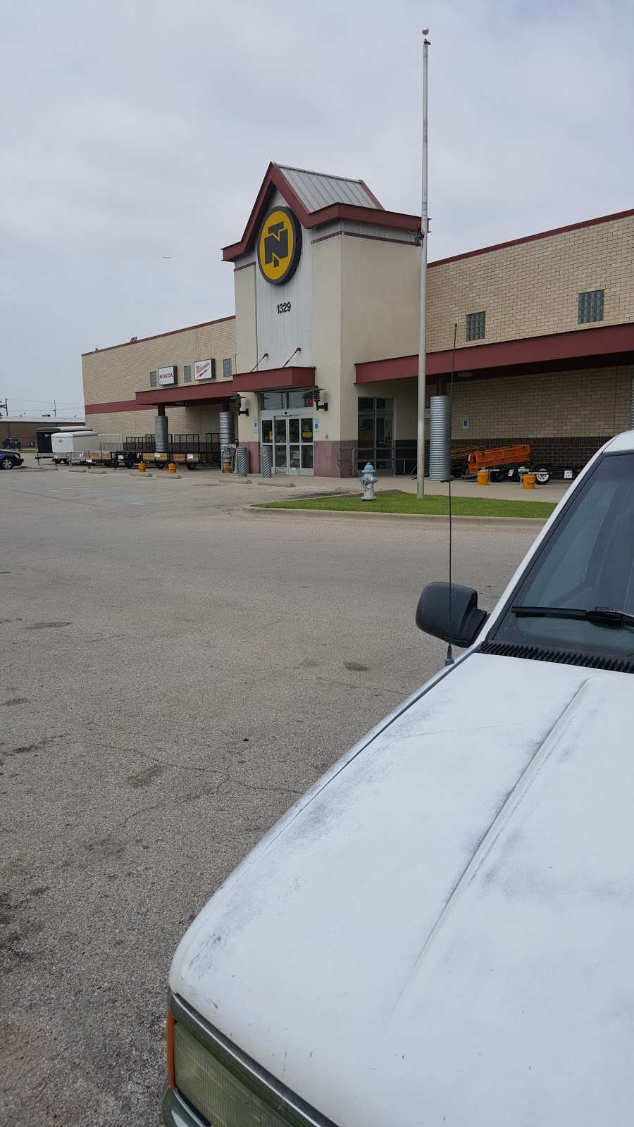 Northern Tool + Equipment | 1329 S Stemmons Fwy, Lewisville, TX 75067, USA | Phone: (972) 906-7105