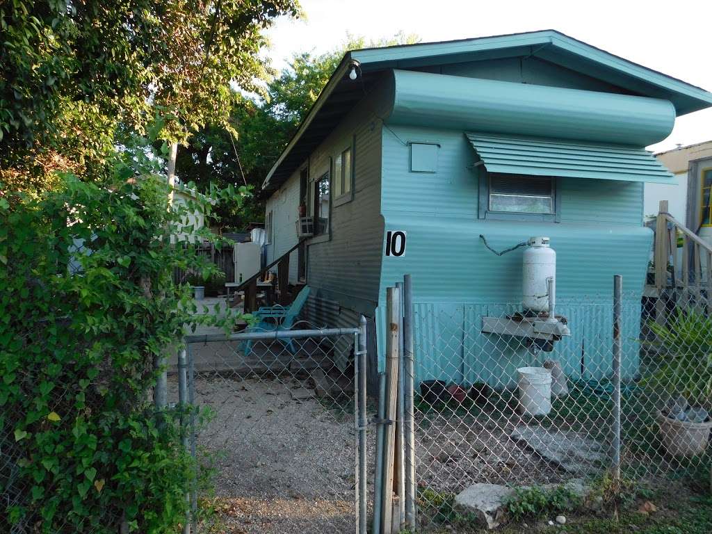 Riverside Terrace Manufactured Home Community | 2315 Mission Rd, San Antonio, TX 78214, USA | Phone: (210) 307-9798