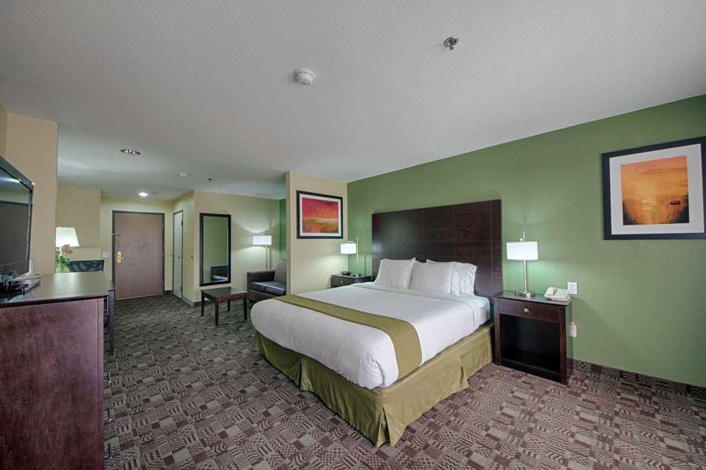 Holiday Inn Express & Suites Solana Beach-Del Mar | 621 S, Hwy 101, Solana Beach, CA 92075, USA | Phone: (858) 350-0111
