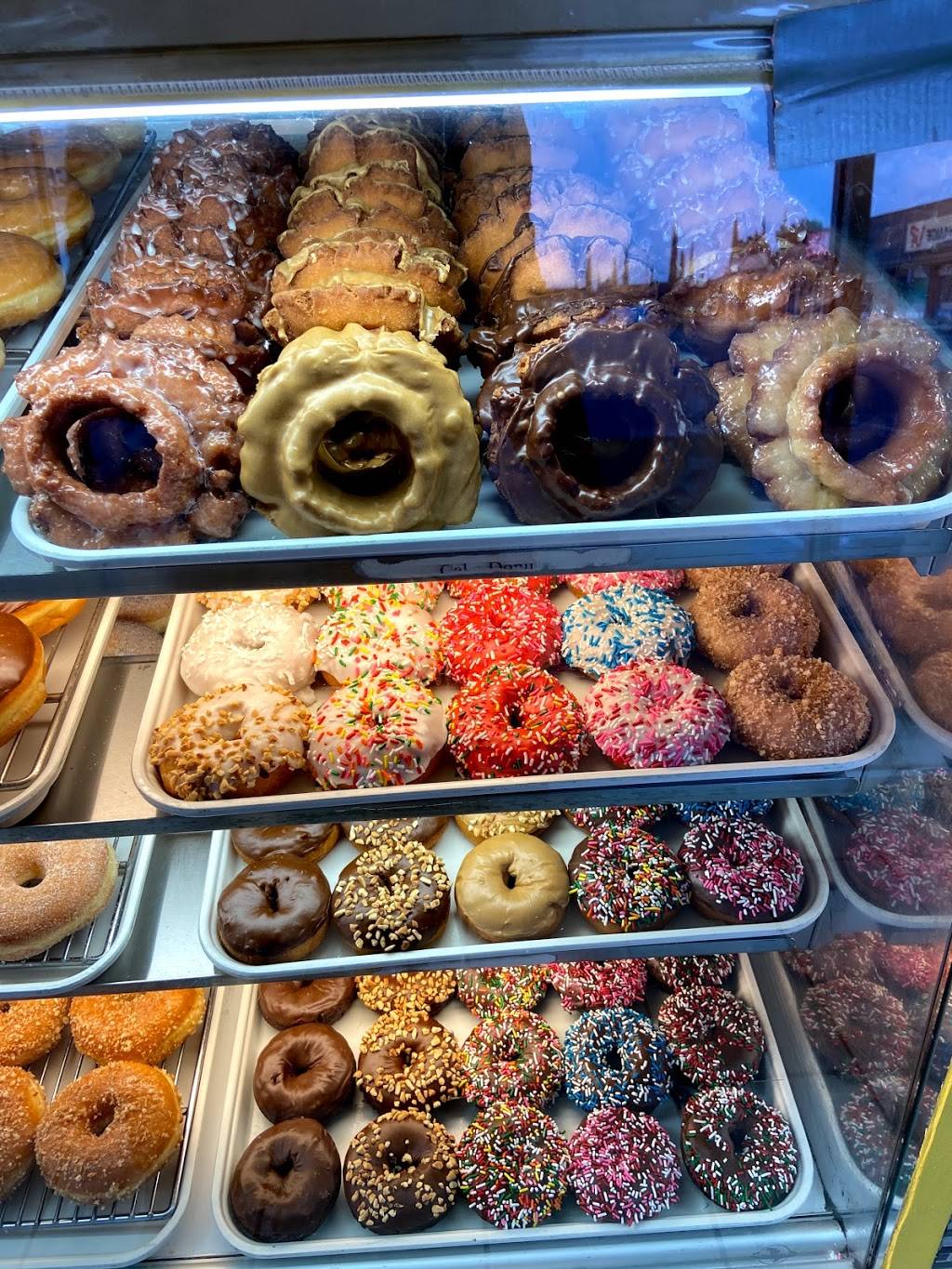 Bingo Donuts | 4915 N Blackstone Ave, Fresno, CA 93726, USA | Phone: (559) 478-5092