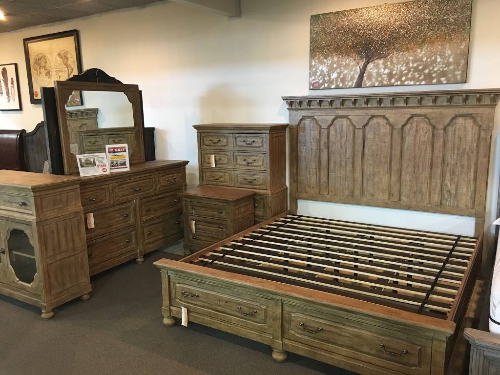 Louisville Overstock Furniture Warehouse | 1050 E Lewis and Clark Pkwy, Clarksville, IN 47129, USA | Phone: (502) 365-9922