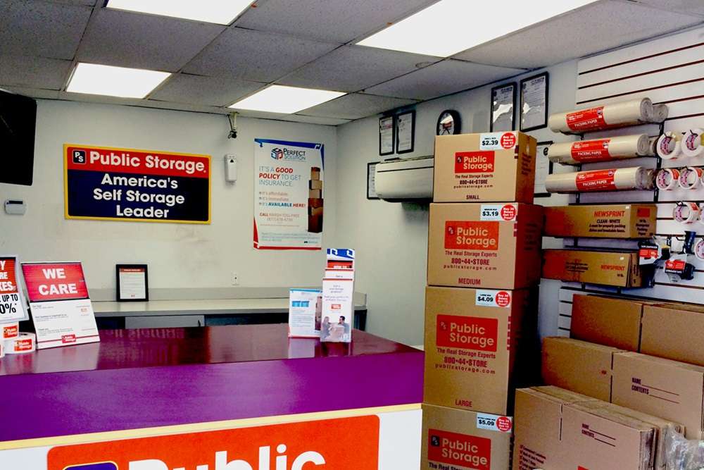 Public Storage | 9030 North Fwy, Houston, TX 77037 | Phone: (281) 810-9067