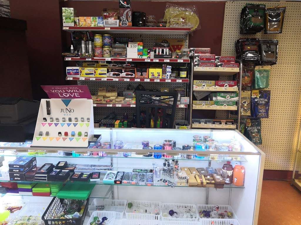 Dracut Smoke Shop | 1480 Broadway Rd, Dracut, MA 01826, USA | Phone: (978) 655-4960