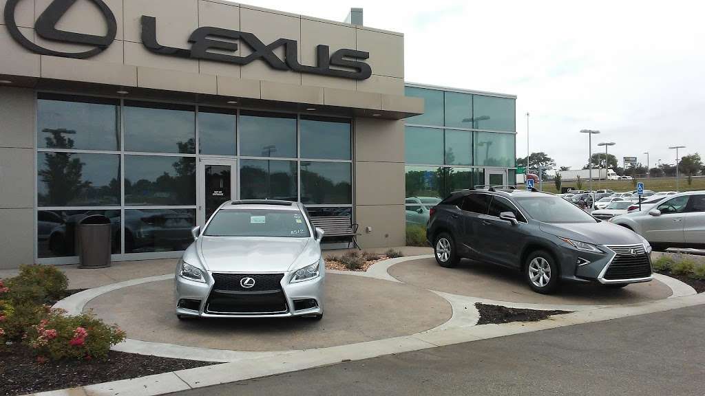 Hendrick Lexus Kansas City | 6935 W Frontage Rd, Merriam, KS 66203 | Phone: (816) 332-6461